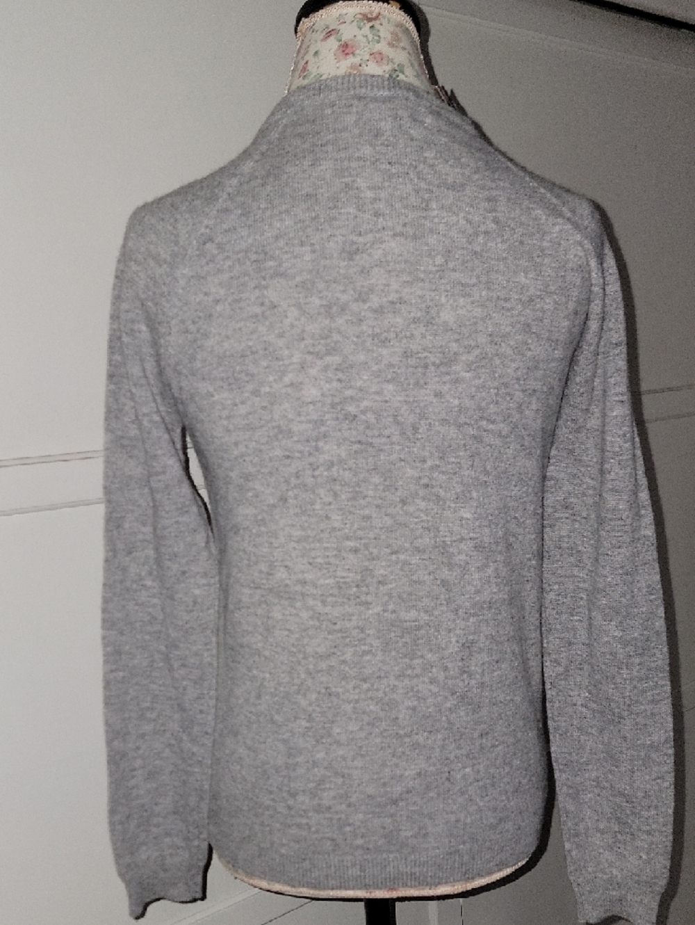 NWT Philosophy Gray Crewneck Sweater with Pink LOVE Intarsia - Picture 5 of 9